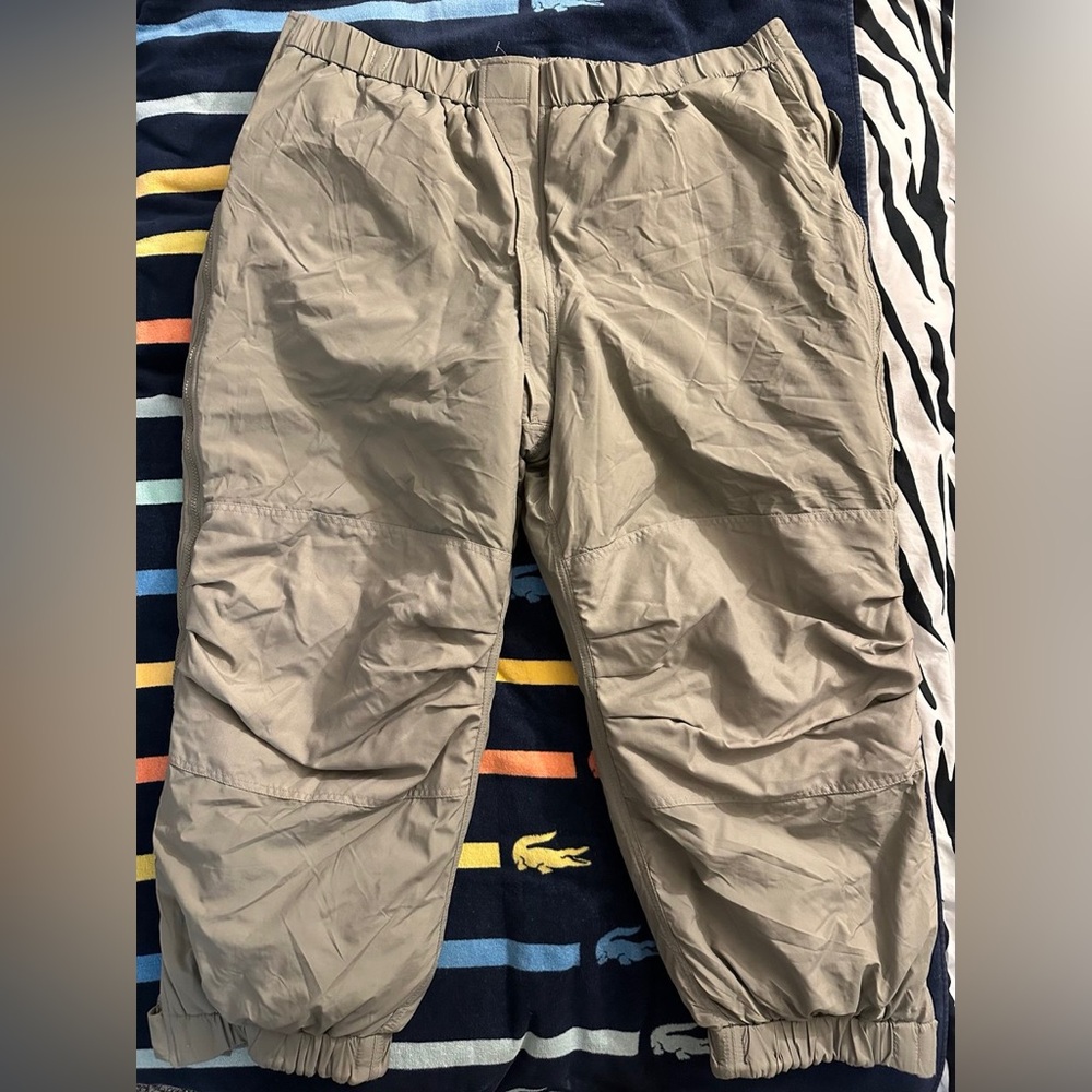 7-layer pants from 3 generation ECWCS kit
Manufactured under contract w/US Army